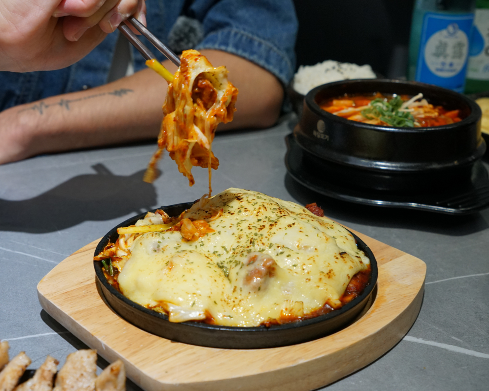 一日台南旅遊懶人包|跟著在地人親身走訪才敢推薦!一次收錄異國料理名店、隱藏版藝術系咖啡廳與景色滿分住宿,從早玩到晚不踩雷!照著排就能輕鬆擁有精彩台南旅遊〜 一日台南旅遊懶人包|跟著在地人親身走訪才敢推薦!一次收錄異國料理名店、隱藏版藝術系咖啡廳與景色滿分住宿,從早玩到晚不踩雷!照著排就能輕鬆擁有精彩台南旅遊〜